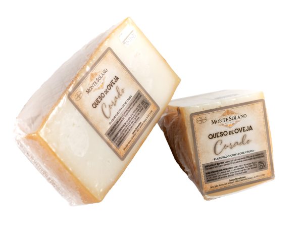 Queso artesano de oveja curado Montesolano de sabor equilibrado en formato de medio queso y cuña